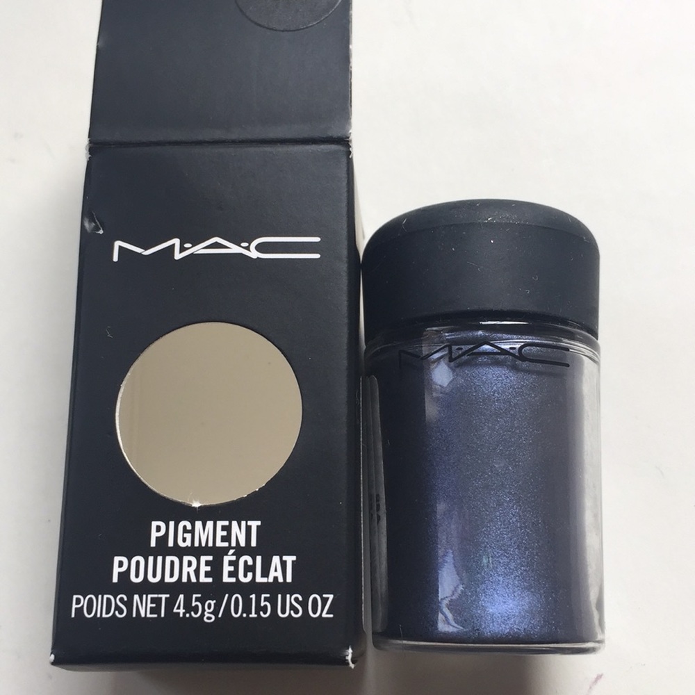 MAC Cosmetics Pigment in Naval Blue